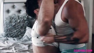 Hunk gays Lucas Leon and VInce Parker banging eager assholes in bed